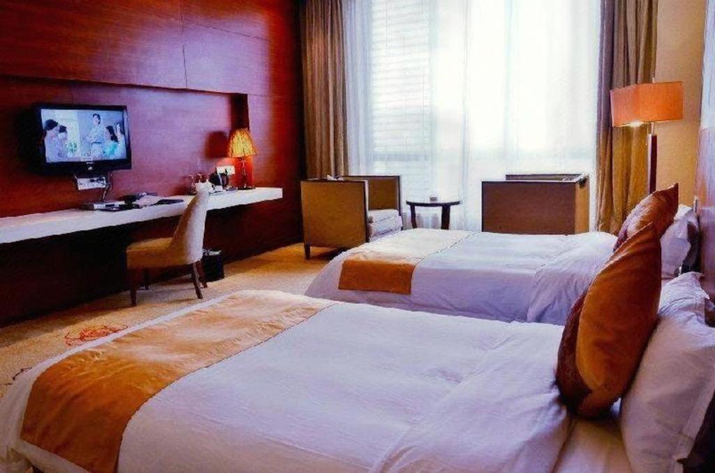 Suzhou Phoenix Hotspring Resort Zhangjiagang Exterior photo
