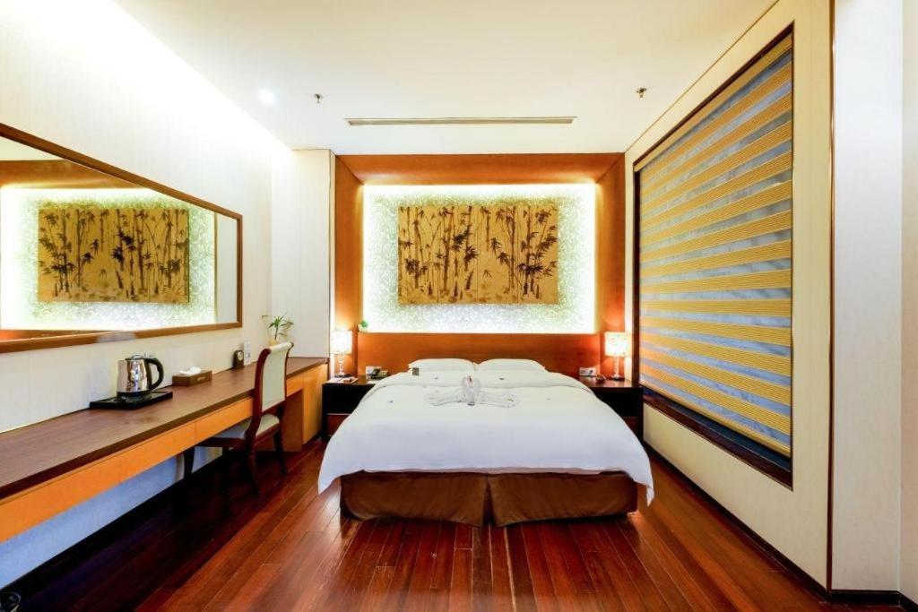 Suzhou Phoenix Hotspring Resort Zhangjiagang Exterior photo
