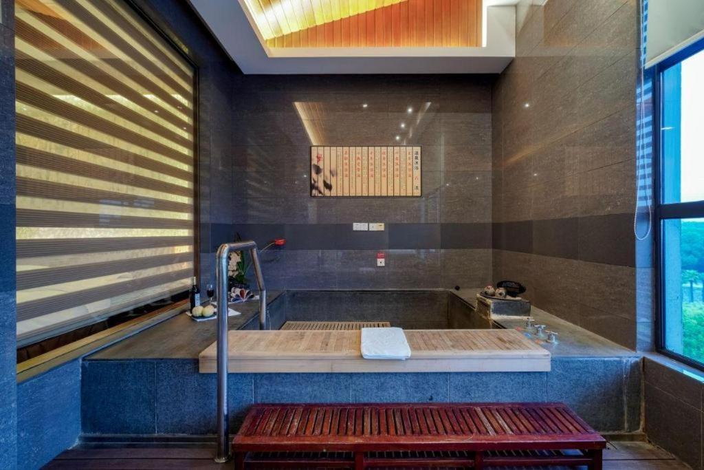 Suzhou Phoenix Hotspring Resort Zhangjiagang Exterior photo