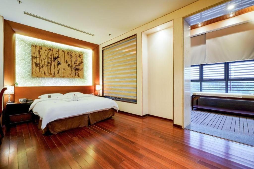 Suzhou Phoenix Hotspring Resort Zhangjiagang Exterior photo