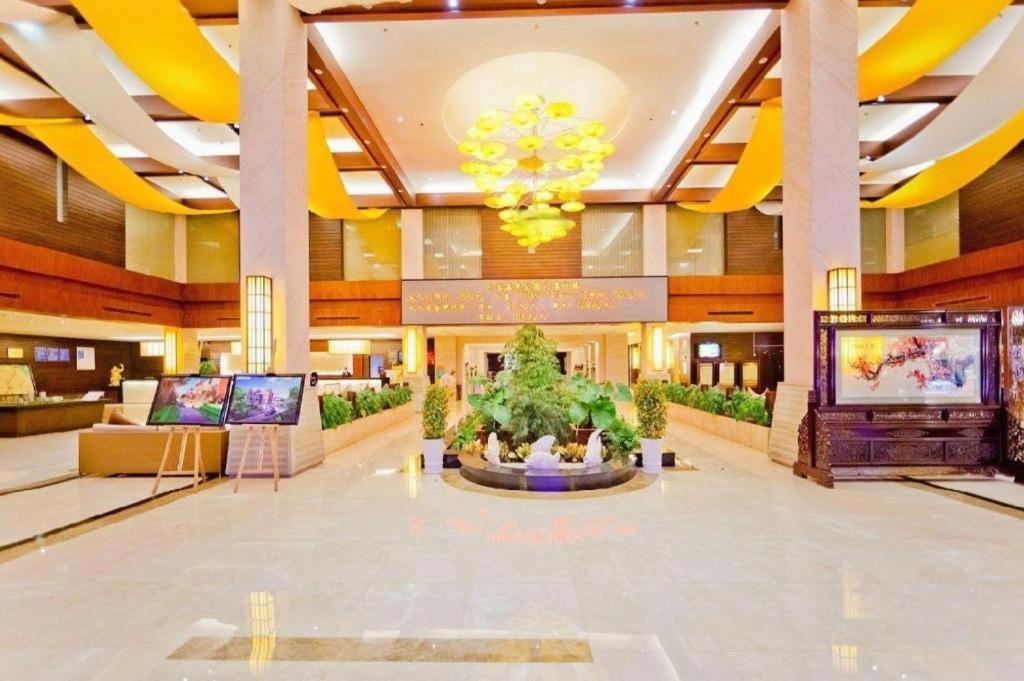 Suzhou Phoenix Hotspring Resort Zhangjiagang Exterior photo