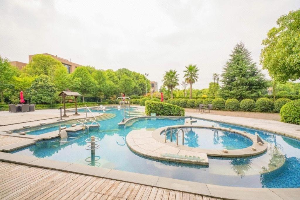 Suzhou Phoenix Hotspring Resort Zhangjiagang Exterior photo